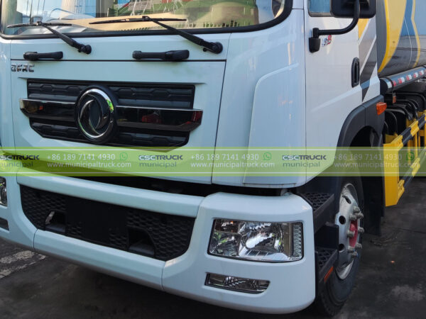 DONGFENG Small Water Sprinkler Truck Head Details