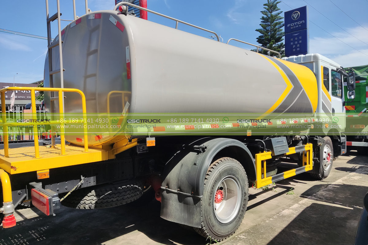 DONGFENG Small Water Sprinkler Truck Right DONGFENG Small Water Sprinkler Truck Right