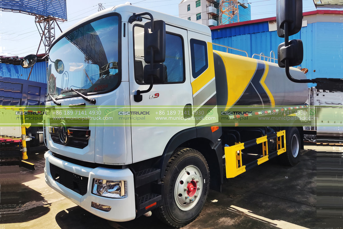 DONGFENG Small Water Sprinkler Truck DONGFENG Small Water Sprinkler Truck