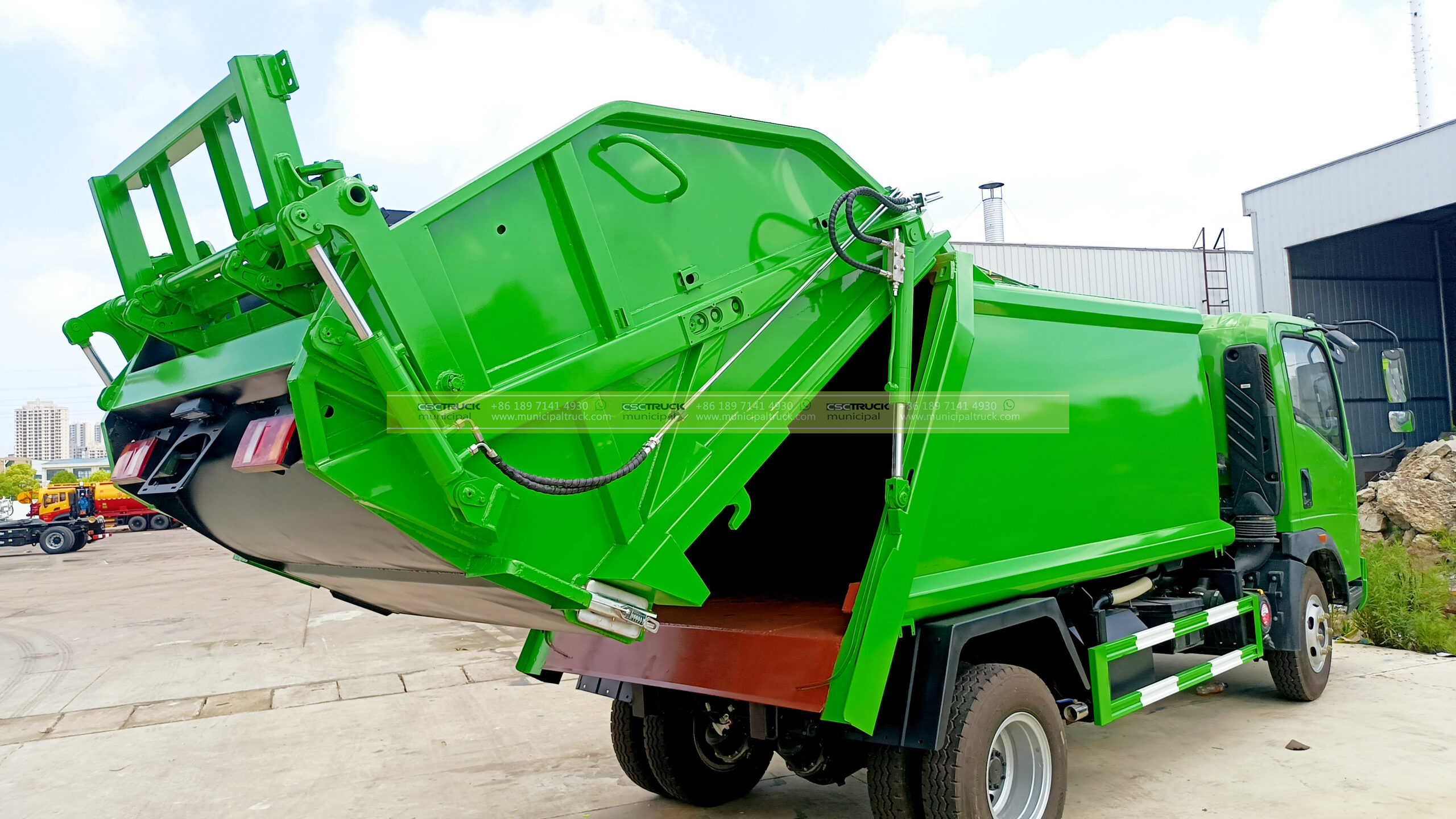 SINOTRUK 10CBM Waste Compactor Truck Back SINOTRUK 10CBM Waste Compactor Truck Back