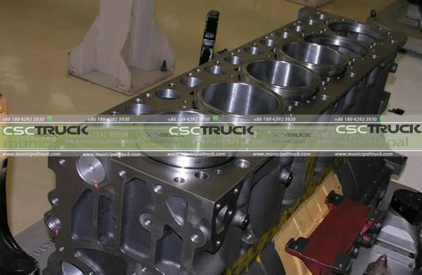 Why Does Water Get in Motor Oil