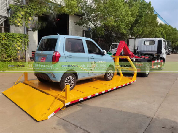 DONGFENG 10T Hook Loader Garbage Truck Working