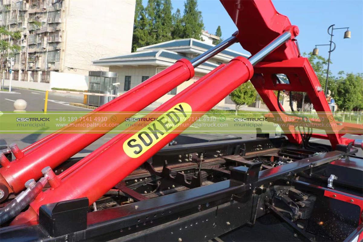 Dongfeng 10T Hook Loader Garbage Truck Hook Details Dongfeng 10T Hook Loader Garbage Truck Hook Details