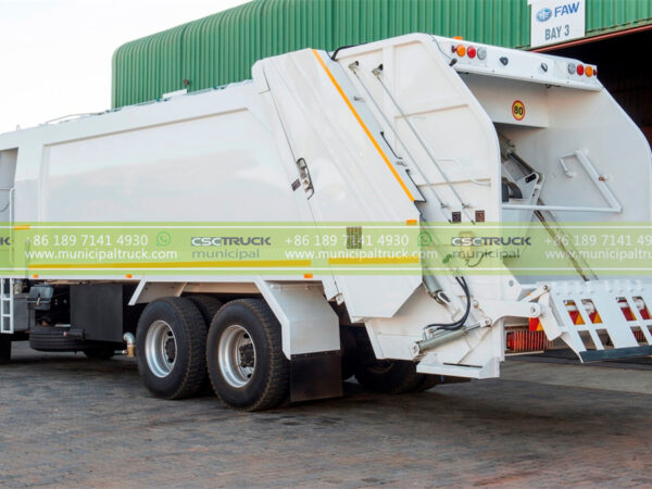 FAW 20CBM Rear Loader Refuse Truck Back
