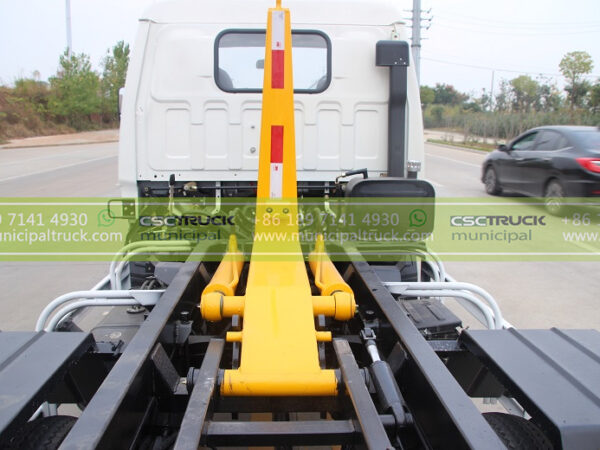 FAW 4CBM Hook Loader Garbage Truck Hook Details