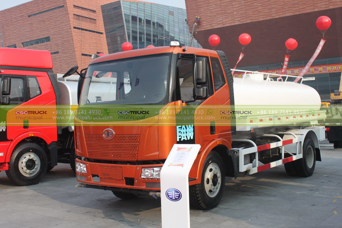 FAW 8 Ton Water Sprinkler Truck Left FAW 8 Ton Water Sprinkler Truck Left