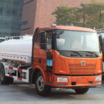 FAW 8 Ton Water Sprinkler Truck FAW 8 Ton Water Sprinkler Truck Right