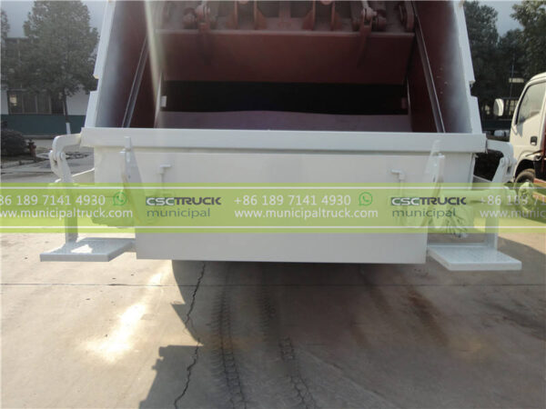 FOTON 18CBM Trash Compactor Truck Back Details