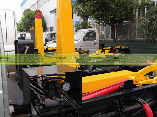 FOTON 3CBM Hook Loader Garbage Truck Back without Bin