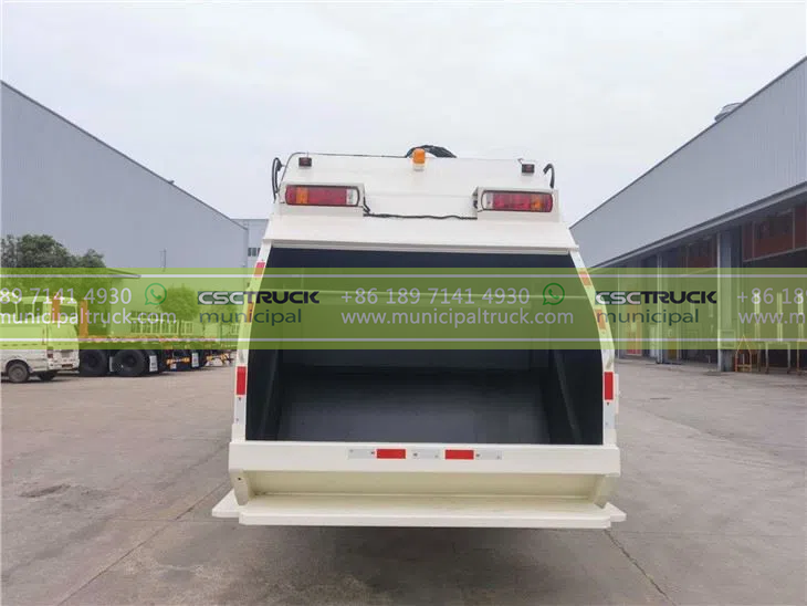 FOTON 14CBM Garbage Compressor Vehicle Back Details FOTON 14CBM Garbage Compressor Vehicle Back Details