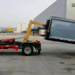 Hook Loader and Rear Loader Combined Garbage Truck Working