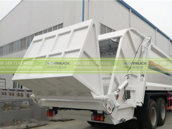ISUZU 20CBM Rear Loader Trash Truck Back