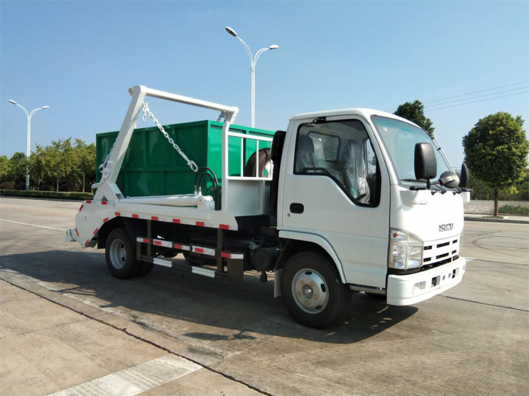ISUZU 3CBM Skip Loader Garbage Truck Side