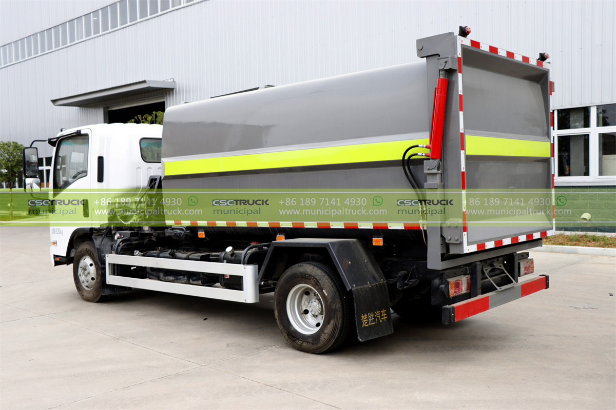 ISUZU 5CBM Side Loader Garbage Truck Back Side ISUZU 5CBM Side Loader Garbage Truck Back Side