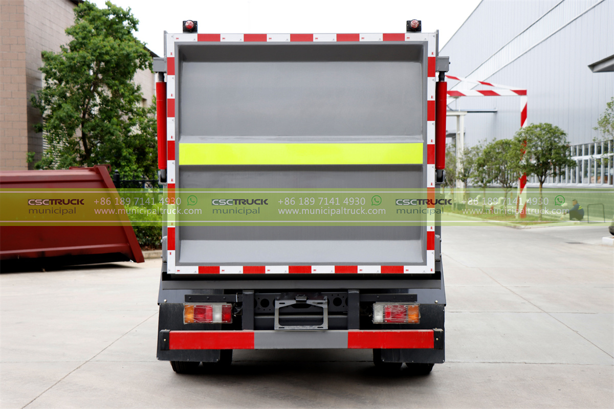 ISUZU 5CBM Side Loader Garbage Truck Back ISUZU 5CBM Side Loader Garbage Truck Back