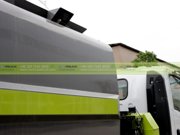 ISUZU 5CBM Side Loader Garbage Truck Side Details