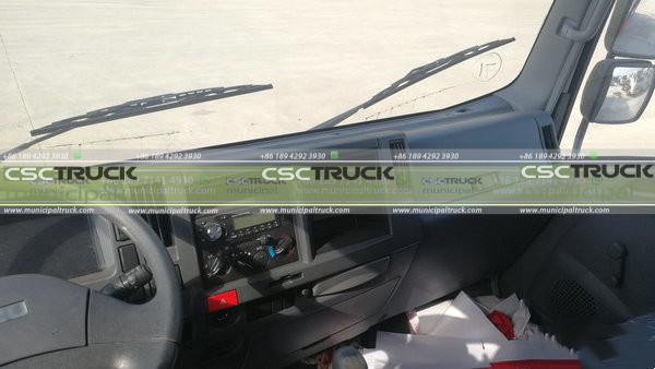 ISUZU Garbage Truck Chassis Dashboard