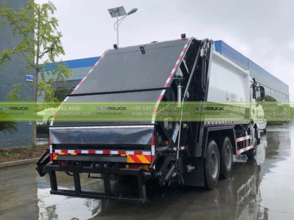 SHACMAN Garbage Compactor Vehicle Back