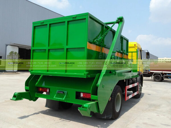 SINOTRUK 10CBM Skip Loader Garbage Truck Working