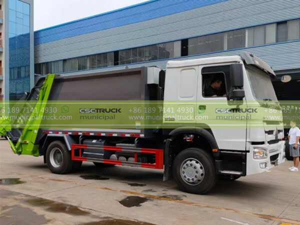 SINOTRUK 12CBM Rear Loader Garbage Truck Side View