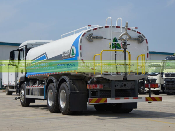 SINOTRUK 13 Ton Water Sprinkler Truck Back