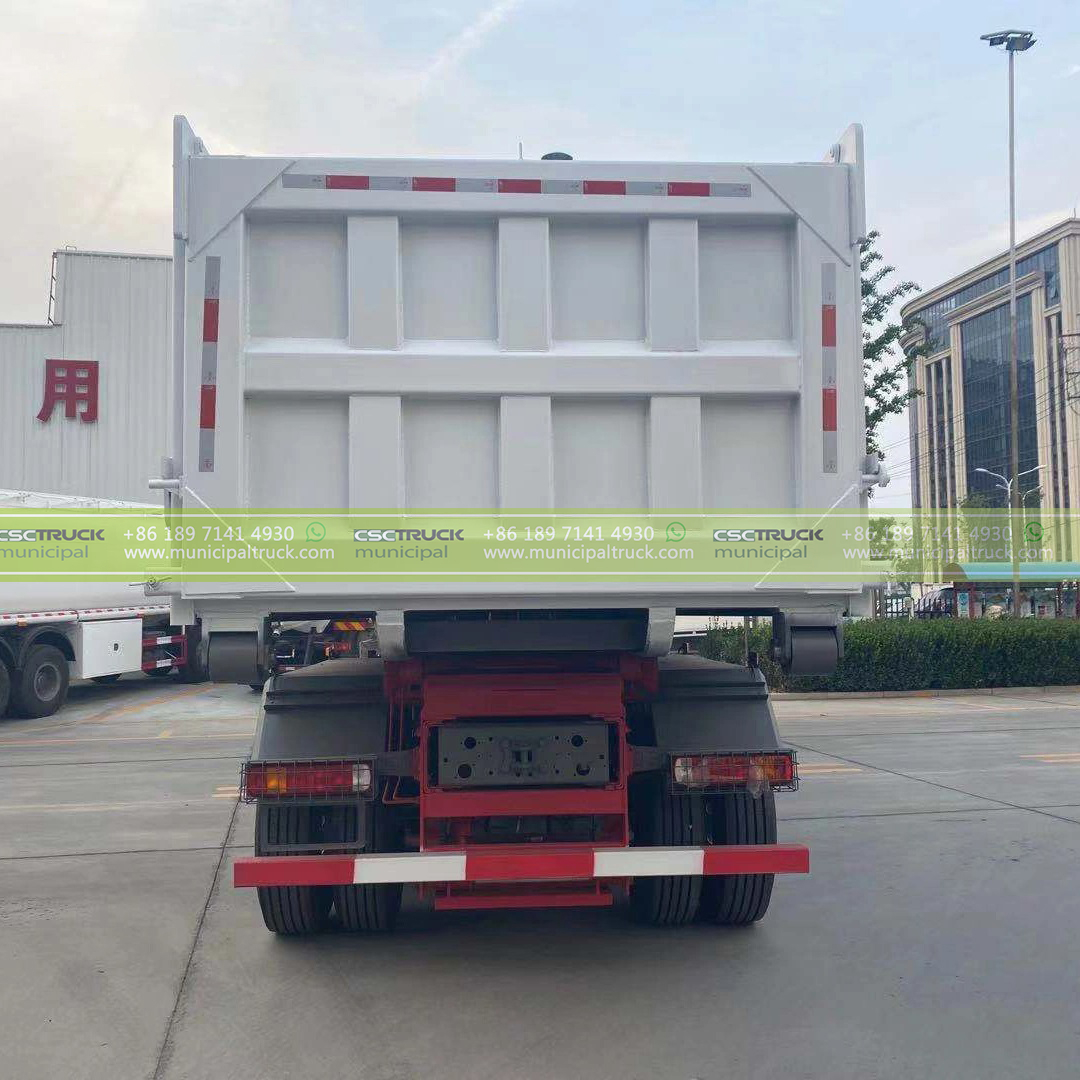 SINOTRUK 16T Hook Loader Garbage Truck Back SINOTRUK 16T Hook Loader Garbage Truck Back