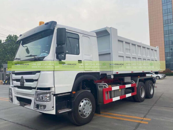 SINOTRUK 16T Hook Loader Garbage Truck Side