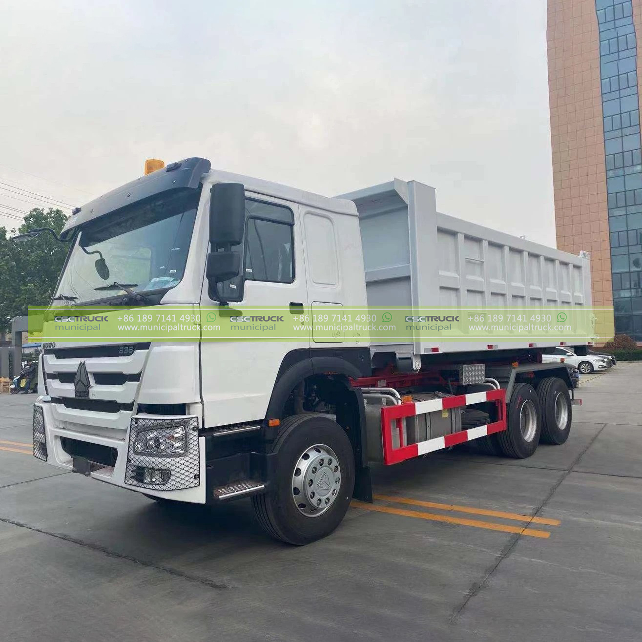 SINOTRUK 16T Hook Loader Garbage Truck Side SINOTRUK 16T Hook Loader Garbage Truck Side