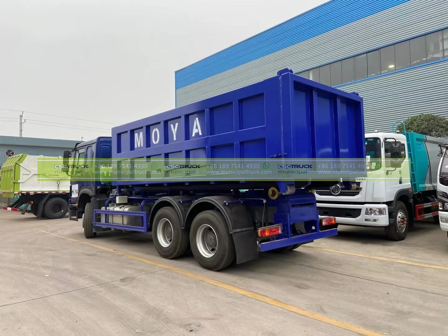 SINOTRUK 18T Hook Lift Garbage Truck Back SINOTRUK 18T Hook Lift Garbage Truck Back