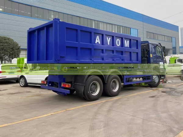 SINOTRUK 18T Hook Lift Garbage Truck Side Back