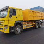 SINOTRUK 20T Hook Loader Garbage Truck
