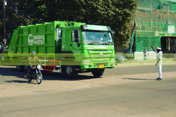 SINOTRUK Municipal Refuse Compactor Truck Head