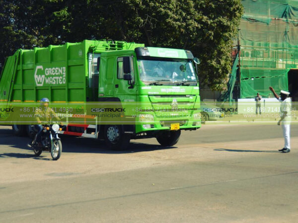 SINOTRUK Municipal Refuse Compactor Truck Head