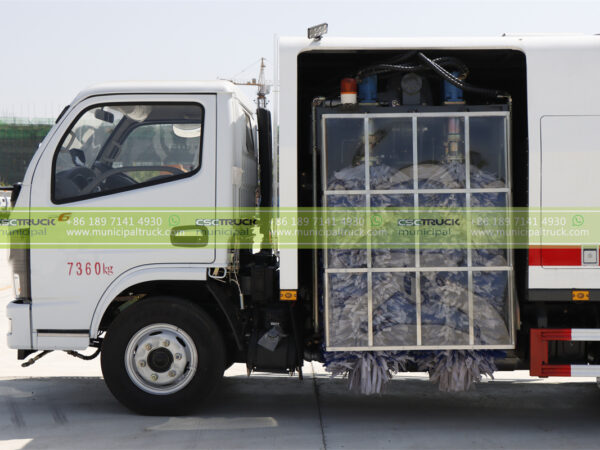 DONGFENG Road Fence Cleaner Truck Body