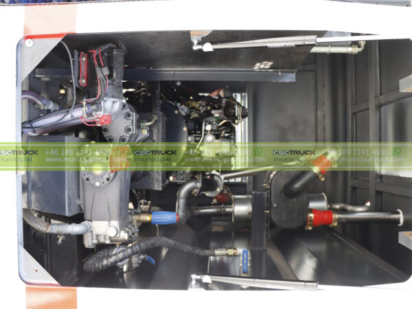 DONGFENG Road Fence Cleaner Truck Inside Accesories