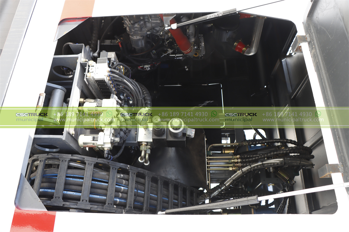 DONGFENG Road Fence Cleaner Truck Inside DONGFENG Road Fence Cleaner Truck Inside