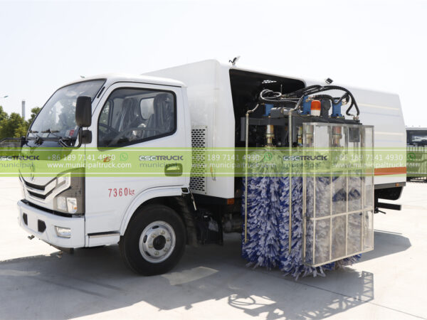 DONGFENG Road Fence Cleaner Truck Working