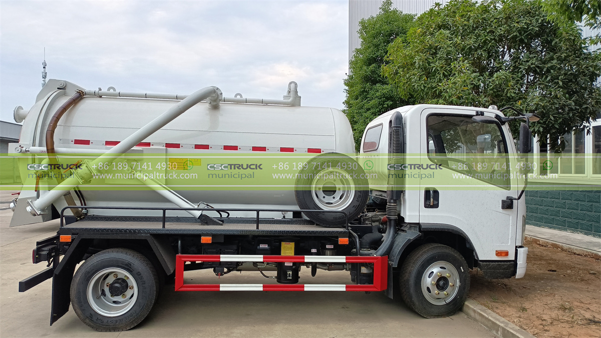 FAW 8 Ton Exhauster Sewage Suction Truck Container