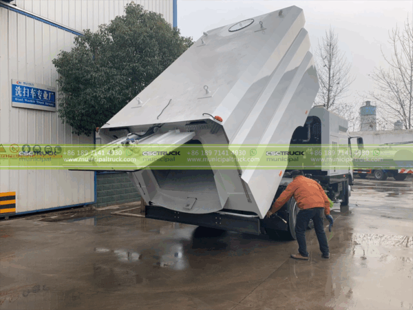 FAW Road Vacuum Cleaner Truck Test