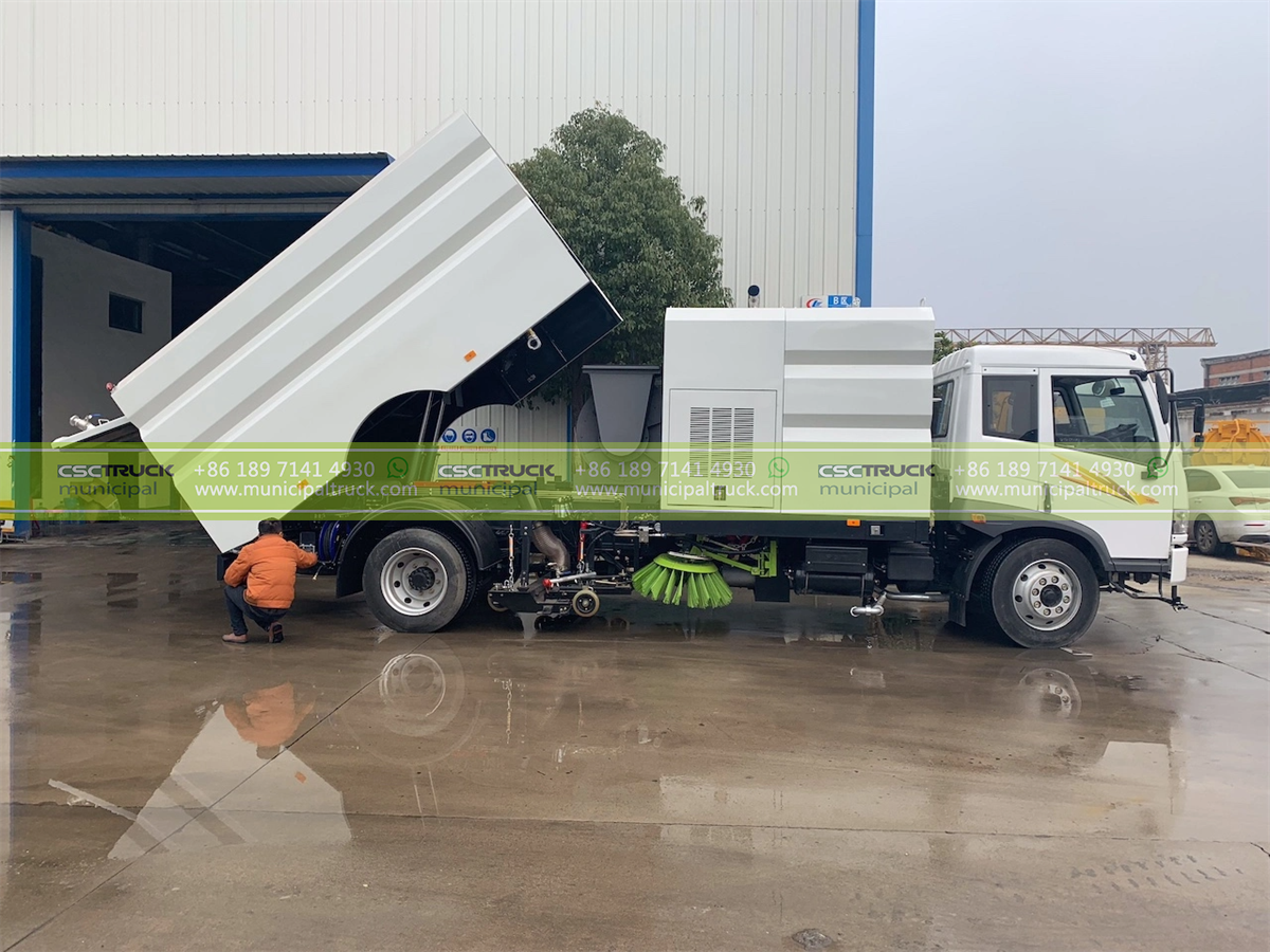 FAW Road Vacuum Cleaner Truck Working FAW Road Vacuum Cleaner Truck Working