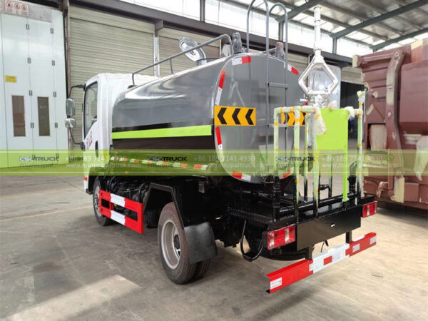 FAW Small Water Spray Lorry Back