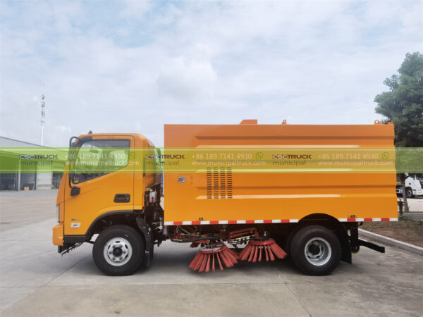 FOTON Aumark Street Sweeper Truck Tank
