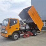 How Does a Street Sweeper Truck Enhance Urban Cleanliness? FOTON Aumark Street Sweeper Truck Working