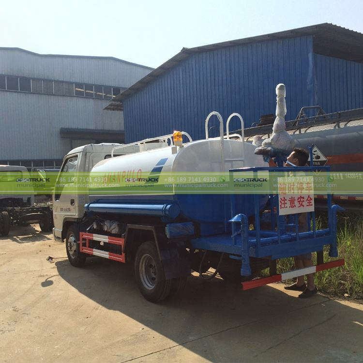 FOTON Mini Water Spraying Vehicle Back FOTON Mini Water Spraying Vehicle Back