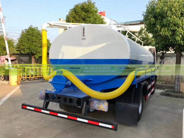 FOTON Toilet Vacuum Sucker Truck View