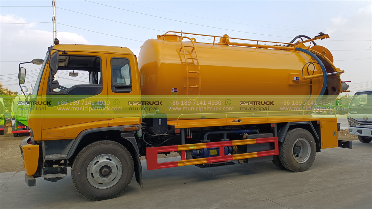 ISUZU 12,000L Combined Jet Vacuum Truck Left ISUZU 12,000L Combined Jet Vacuum Truck Left