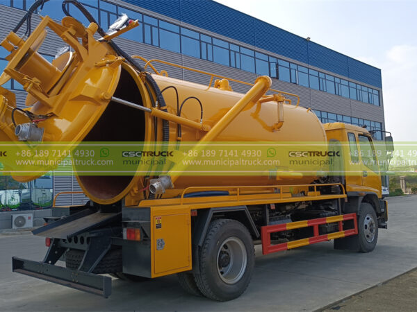 ISUZU 12,000L Combined Jet Vacuum Truck Working