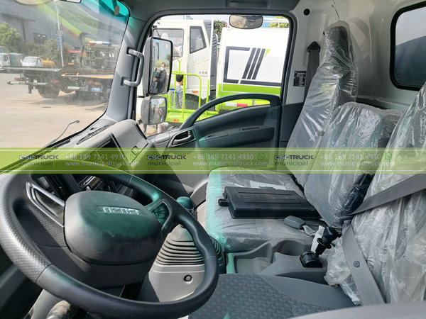 ISUZU 5,000L Combined Sewer Jetting and Cleaning Truck Cab ISUZU 5,000L Combined Sewer Jetting and Cleaning Truck Cab