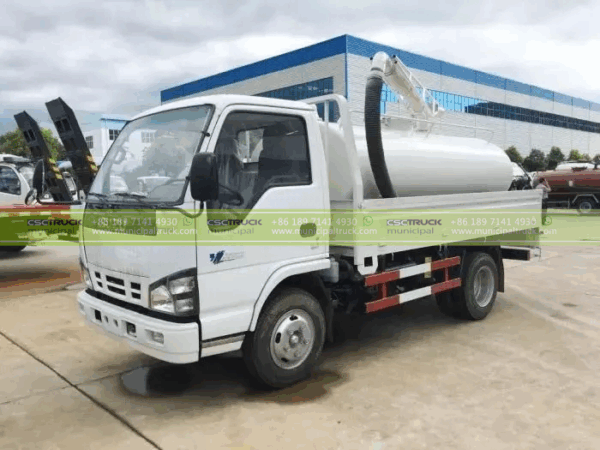 ISUZU 5,000L Septic Vacuum Truck Right