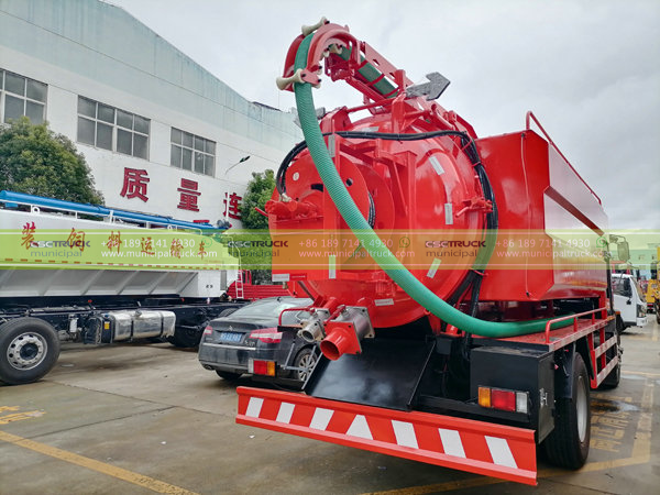 ISUZU 8,000L Combined Sewer Flushing Truck Back ISUZU 8,000L Combined Sewer Flushing Truck Back